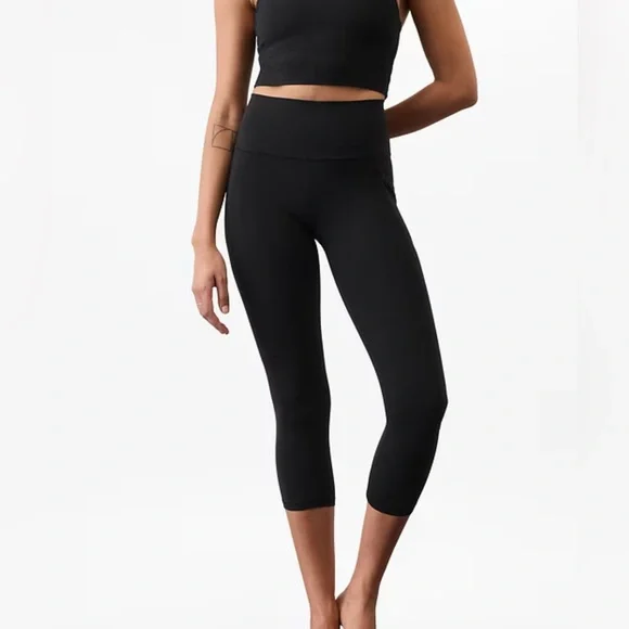 Athleta Salutation Stash Pocket II Capri Black Size Large Activewear - Picture 1 of 4